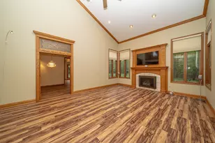 34554 Quaker Valley Rd, Farmington Hills, MI 48331 - Photo 4