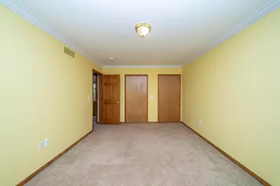 34554 Quaker Valley Road, Farmington Hills, MI 48331 - Photo 28