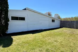3261 Whitehall Rd, Muskegon, MI 49445 - Photo 12