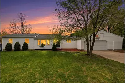 1679 Stonewood Drive SE, Lowell, MI 49331 - Photo 2