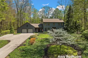 5235 Oakdale Dr, Hudsonville, MI 49426 - Photo 2