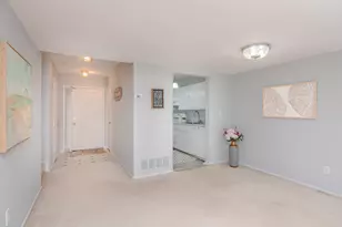 3017 Lakehaven Ct, Ann Arbor, MI 48105 - Photo 4