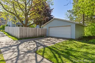 759 Eastern Ave NE, Grand Rapids, MI 49503 - Photo 32