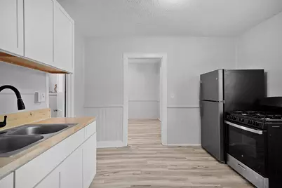 301 Spencer Street NE, Grand Rapids, MI 49505 - Photo 8