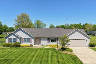 29376 Saddlebred Ln, Dowagiac, MI 49047 - Photo 1