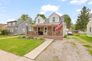1109 Petoskey Ct, Adrian, MI 49221 - Photo 2
