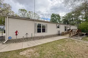 24599 Linden St, Dowagiac, MI 49047 - Photo 4