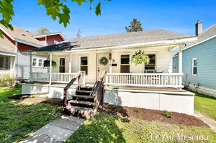 1026 Garfield Ave NW, Grand Rapids, MI 49504 - Photo 2