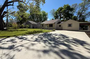 208 Adaline Ave, Battle Creek, MI 49017 - Photo 2
