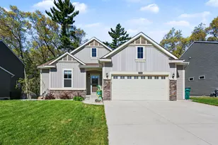 17265 Richton Dr, Nunica, MI 49448 - Photo 2