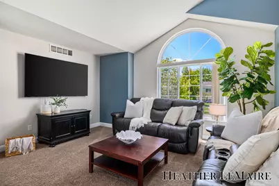 2070 Shiloh Point Drive SE, Grand Rapids, MI 49546 - Photo 2