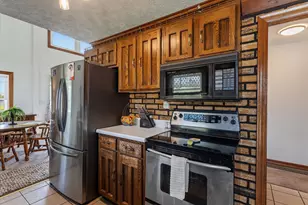 26016 Yankee St, Edwardsburg, MI 49112 - Photo 6