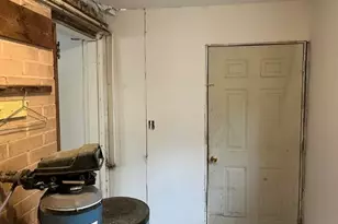 422 Wellington Ave, Battle Creek, MI 49037 - Photo 8