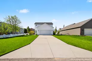567 Blackstone St, Holland, MI 49423 - Photo 30