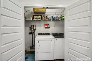 567 Blackstone St, Holland, MI 49423 - Photo 12