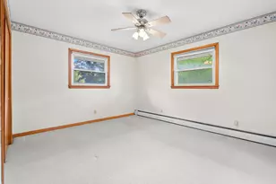 1077 Riverside Dr, Battle Creek, MI 49015 - Photo 16