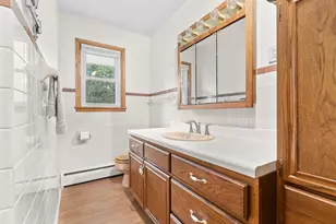 1077 Riverside Dr, Battle Creek, MI 49015 - Photo 12