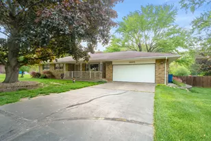 1077 Riverside Dr, Battle Creek, MI 49015 - Photo 28