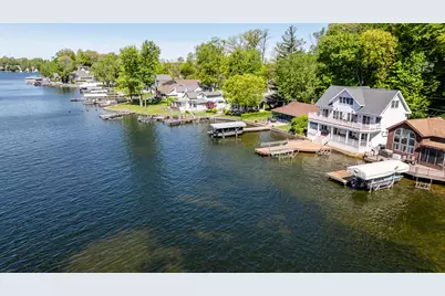 8568 Lake Avenue, Watervliet, MI 49098 - Photo 6