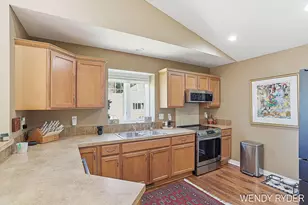 245 E Timberlake Dr, Holland, MI 49424 - Photo 6