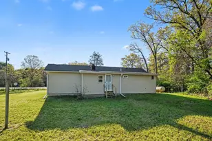 2452 54th St, Fennville, MI 49408 - Photo 6