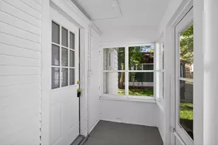 610 Backus St, Jackson, MI 49202 - Photo 8