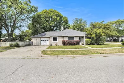 705 S Griffin Street, Grand Haven, MI 49417 - Photo 2