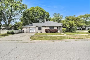 705 S Griffin St, Grand Haven, MI 49417 - Photo 2
