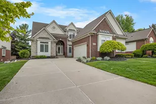 22273 Abington Dr, Farmington Hills, MI 48335 - Photo 4
