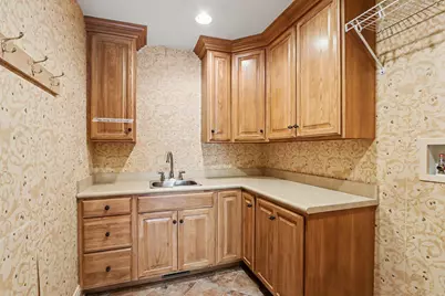 2203 Sheffield Drive, Kalamazoo, MI 49008 - Photo 6