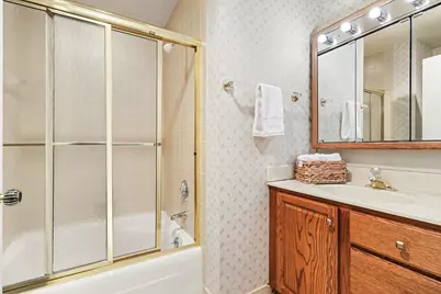 4040 Greenleaf Circle #410, Kalamazoo, MI 49008 - Photo 18