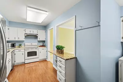 4040 Greenleaf Circle #410, Kalamazoo, MI 49008 - Photo 2