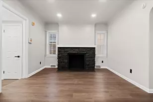 10042 Grayton St, Detroit, MI 48224 - Photo 2