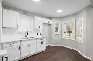 10042 Grayton St, Detroit, MI 48224 - Photo 8