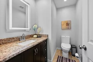 2119 Rochelle Park Dr, Rochester Hills, MI 48309 - Photo 32