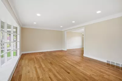653 Perrien Place, Grosse Pointe Woods, MI 48236 - Photo 10