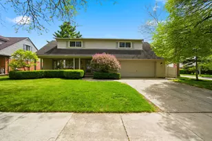 653 Perrien Pl, Grosse Pointe Woods, MI 48236 - Photo 2