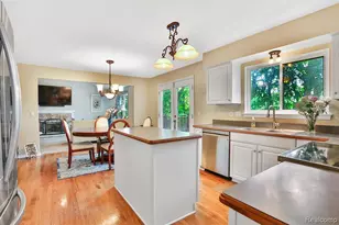 3288 Hickory Dr, Lake Orion, MI 48359 - Photo 6