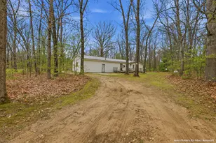 2437 E 100th St, Grant, MI 49327 - Photo 4