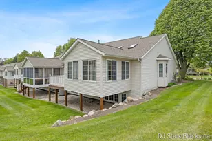 2038 Palmerton Ct NE, Grand Rapids, MI 49505 - Photo 32
