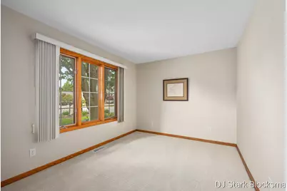 2038 Palmerton Court NE, Grand Rapids, MI 49505 - Photo 20