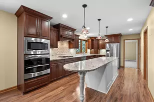 5471 Gatwick Ct, Kalamazoo, MI 49009 - Photo 2
