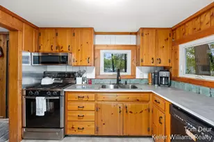 8175 S Island View Dr, Newaygo, MI 49337 - Photo 14