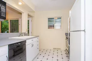 924 N Maple Rd, Ann Arbor, MI 48103 - Photo 12