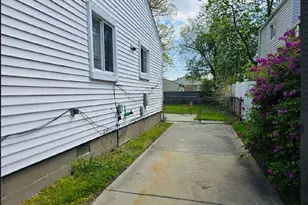 27392 Osmun St, Madison Heights, MI 48071 - Photo 2