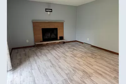 5634 W Hiawatha Lane, Stevensville, MI 49127 - Photo 6
