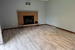 5634 W Hiawatha Ln, Stevensville, MI 49127 - Photo 6