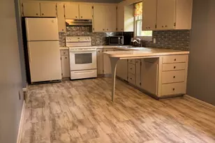 5634 W Hiawatha Ln, Stevensville, MI 49127 - Photo 2