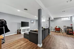 1216 W Broadway Ave, Muskegon, MI 49441 - Photo 20