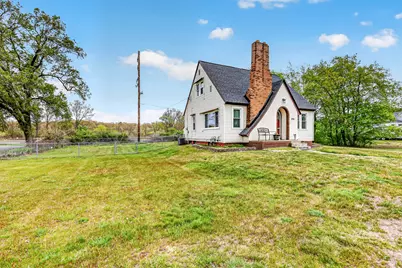 1216 W Broadway Avenue, Muskegon, MI 49441 - Photo 2